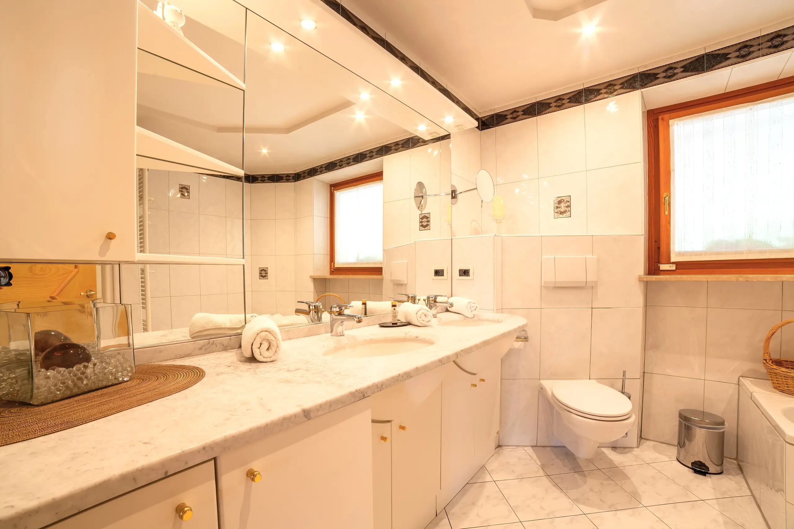haus_tratter-0283-HDR-stabilize.jpg
